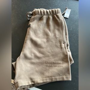 Fear of god essentials shorts men medium brand new